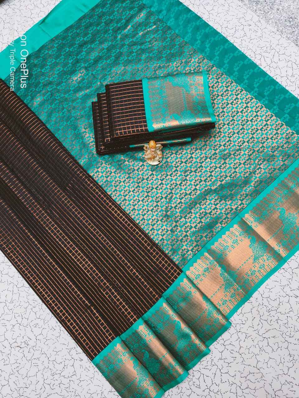 Fancy Butta Big Border Saree 016